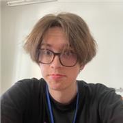 Estudiante de segundo de bachillerato con nota media mayor de 9 en primero. Mayor comodidad y facilidad para ciencias (Química, matemáticas y biologia)